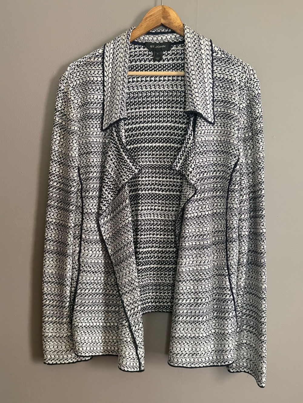 St. John Black & White Open-Front Knit Cardigan Size 12